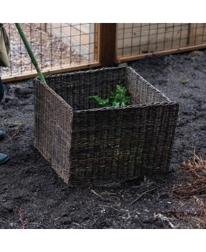 Hand-Woven Vine & Wire Folding Garden Fence – Rustic & Functional