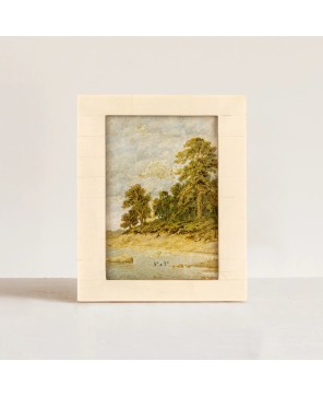 Elegant Resin Photo Frame – White (Holds 5” x 7” Photo)