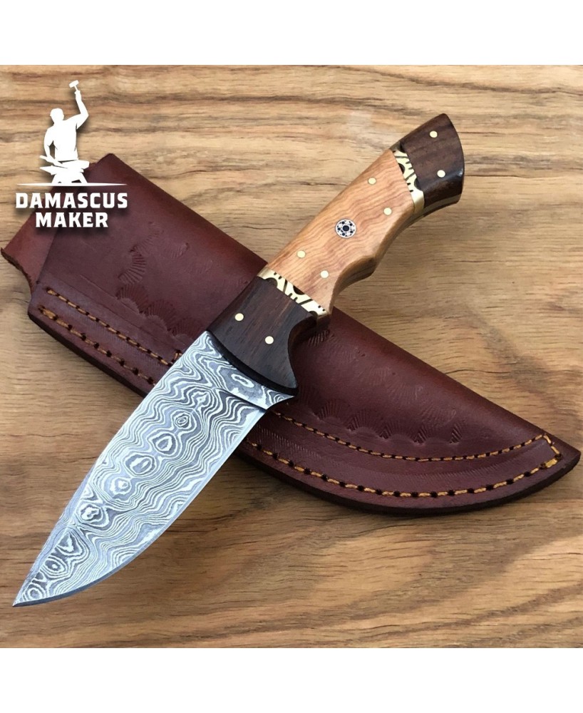 Damascus Maker® Handmade Damascus Steel Hunting Bushcraft Knife with Leather Sheath