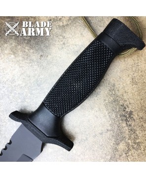 Stainless Steel Hunting Knife with Quick Deployment - Durable Blade