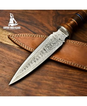 Damascus Dagger Knife: Masterfully Forged