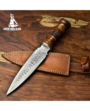 Damascus Dagger Knife: Masterfully Forged