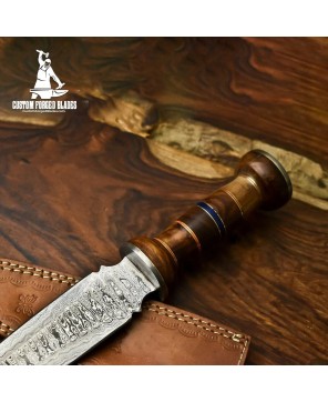 Damascus Dagger Knife: Masterfully Forged