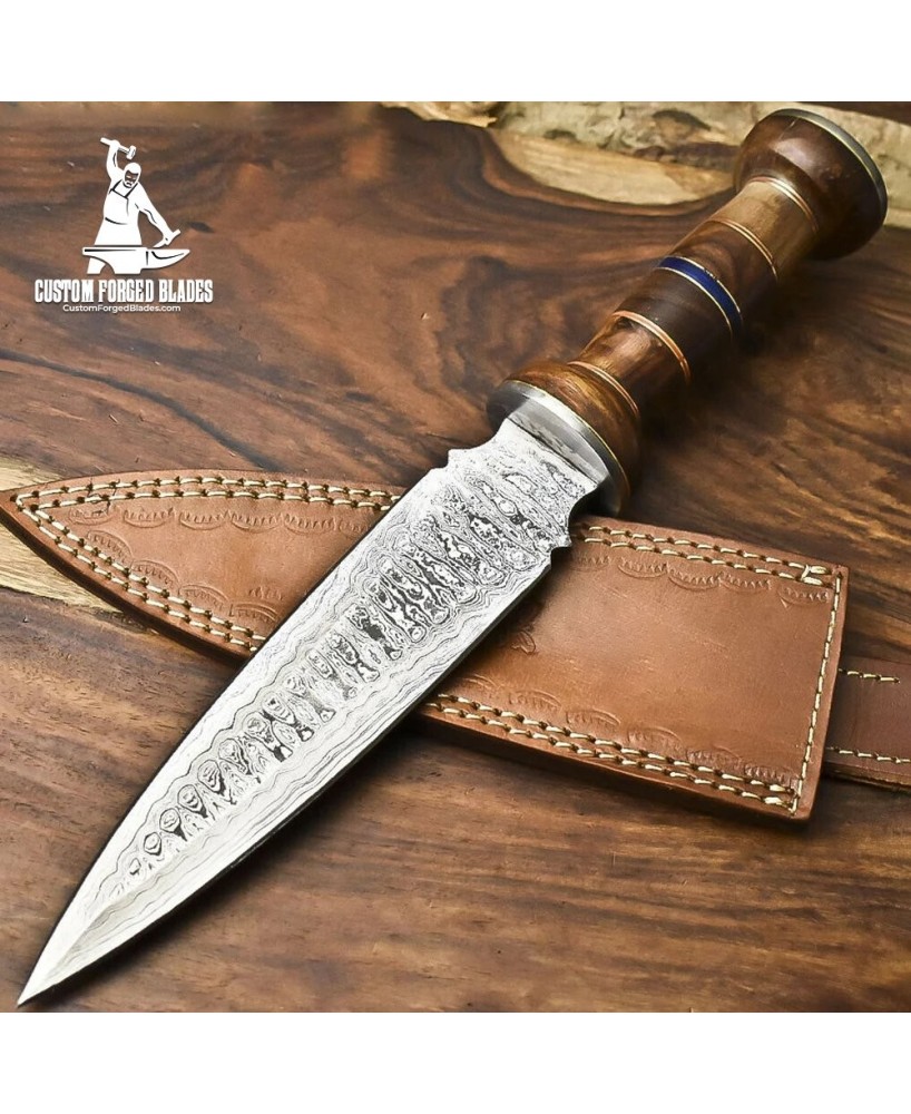 Damascus Dagger Knife: Masterfully Forged