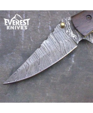 Everest Damascus Steel Knife - Walnut Handle