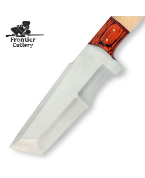 "Trailblazer Hunting Knife - Essential Outdoor Companion"