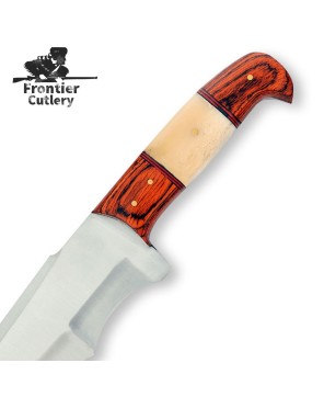 "Trailblazer Hunting Knife - Essential Outdoor Companion"