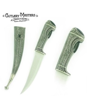 Elegant Hero Dagger Knife - Exquisite Design and Craftsmanship