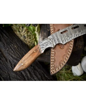 CSFIF Twist Damascus Hunter: Survival, Walnut Handle