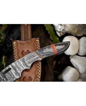 Twist Damascus Hunter: Hunt. Craft. Explore