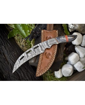 Twist Damascus Hunter: Hunt. Craft. Explore