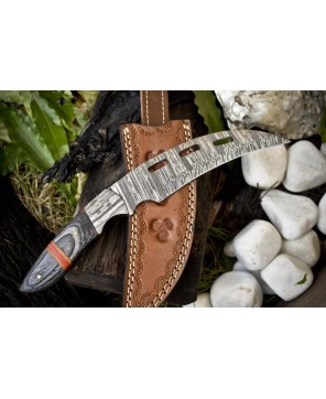 Twist Damascus Hunter: Hunt. Craft. Explore