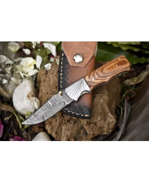 Twist Damascus Folding Knife, Olive Wood Handle