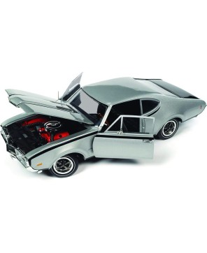 1968 Oldsmobile Hurst Olds 1:18 Scale Diecast Model - American Muscle