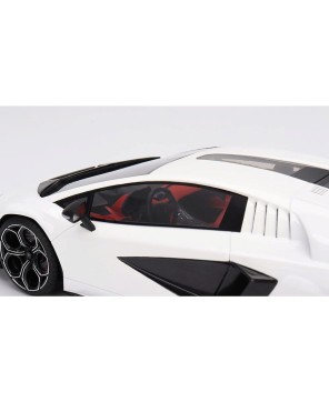 Lamborghini Countach LPI 800-4 1:18 Scale Resin Model Car