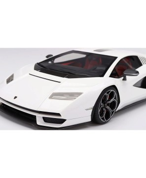 Lamborghini Countach LPI 800-4 1:18 Scale Resin Model Car