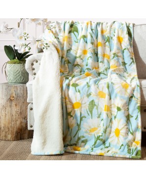 Daisy Daydream Plush Sherpa Throw - Cozy Floral Blanket