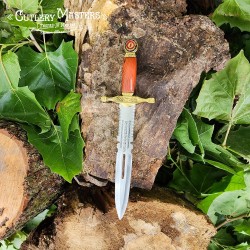 Durable Stainless Steel Eagle Crest Hunting Knife with Leather Sheath