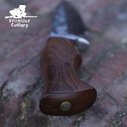 Elegant D2 Steel Skinner – Hand Engraved Rosewood Handle