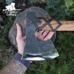 Handcrafted Scandinavian Leather-Wrapped Axe – Viking-Inspired Outdoor