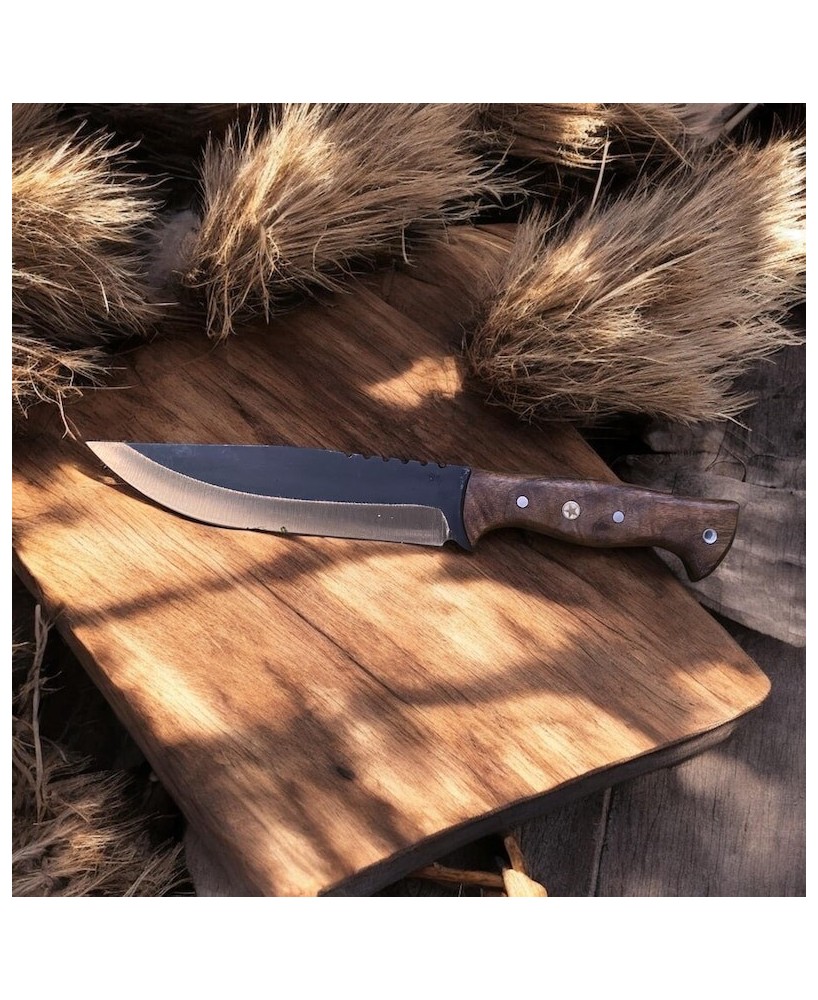 Handmade Hunting Knife with Walnut Handle & Sheath – Perfect Outdoors