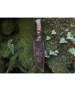 Handmade Hunting Knife with Walnut Handle & Sheath – Perfect Outdoors