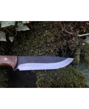 Handmade Hunting Knife with Walnut Handle & Sheath – Perfect Outdoors