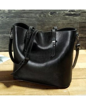 Nicole’s Timeless Elegance Leather Shoulder Bag