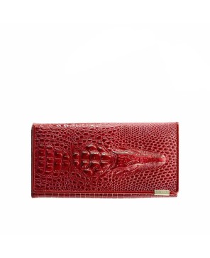 Grace’s Crocodile-Embossed Leather Wallet – Luxury & Function