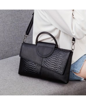 Celeste Crocodile-Pattern Crossbody Bag – Elegant & Timeless