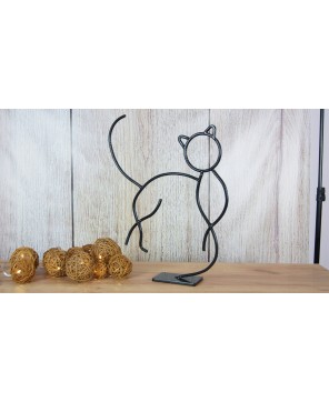 Minimalist Metal Cat Sculpture – Black Polish Steel Art