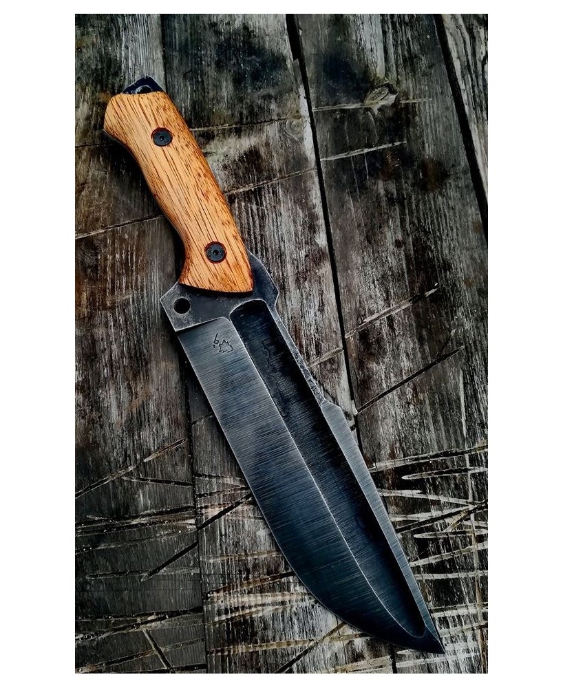 Handcrafted Bushcraft Knife with Wooden Handle - Durable & Reliable