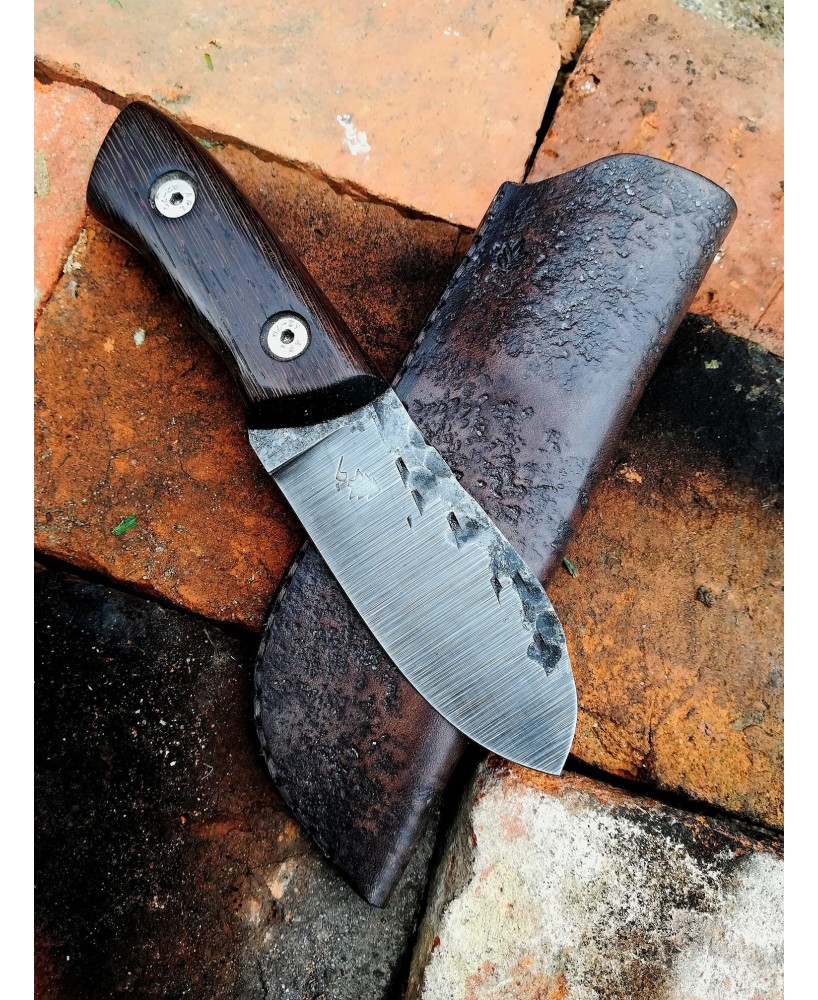 Bushcraft Knife with Leather Sheath - Durable & Elegant