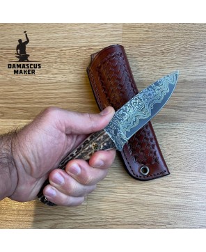 Hand-Forged Damascus Bushcraft Knife – Stag Horn Handle, Full Tang