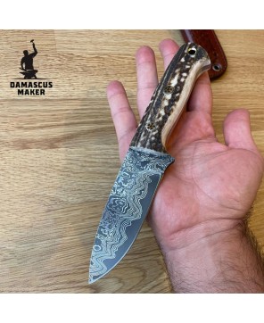 Hand-Forged Damascus Bushcraft Knife – Stag Horn Handle, Full Tang