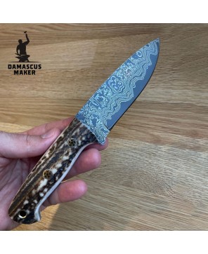 Hand-Forged Damascus Bushcraft Knife – Stag Horn Handle, Full Tang