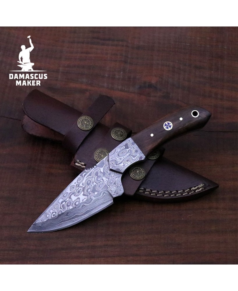 Full Tang Damascus Bushcraft Knife – Walnut Handle & Leather Sheath